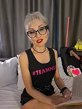 XXX chat uživo modela Milforja