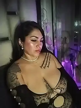Chat +18 de chelaqueen_ ao vivo