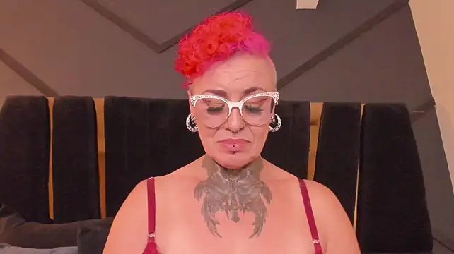 צ'אט XXX בשידור חי של mistress_sandy