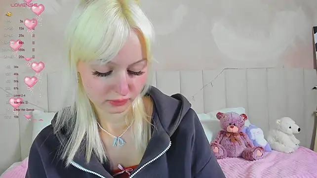 צ'אט XXX בשידור חי של AdeleSilvy