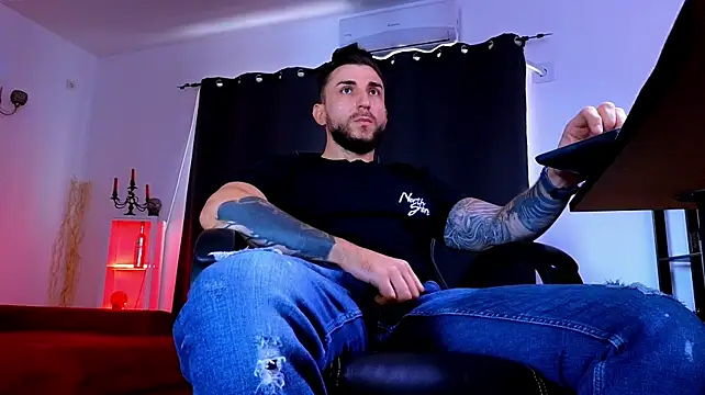 MightyAaron66n Live XXX chat