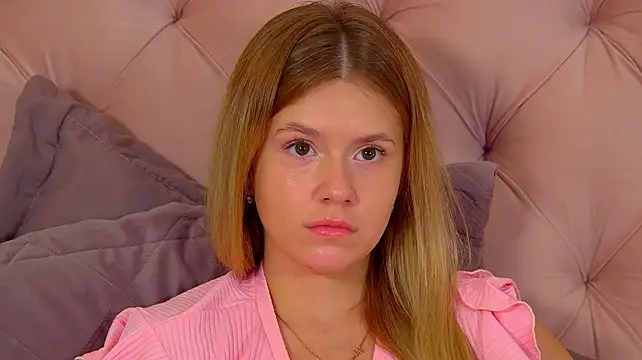 צ'אט XXX בשידור חי של MilanaBalmain