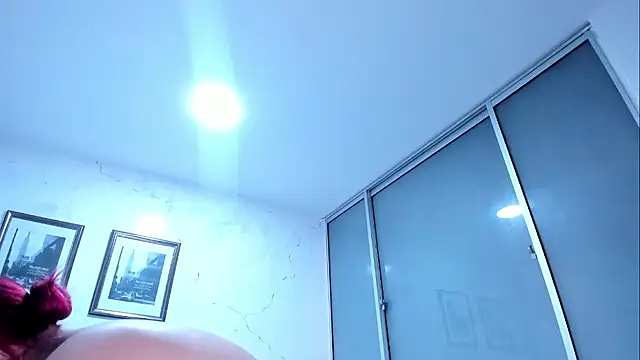צ'אט XXX בשידור חי של MaddyMills_