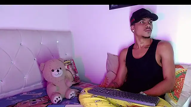 Angel_foxc13 Chat XXX in diretta