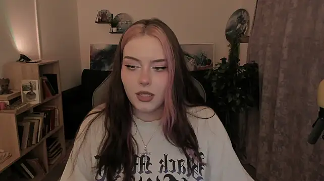XXX chat uživo modela CoraMiel