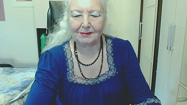 แชท XXX สดของ GrannyAlisa