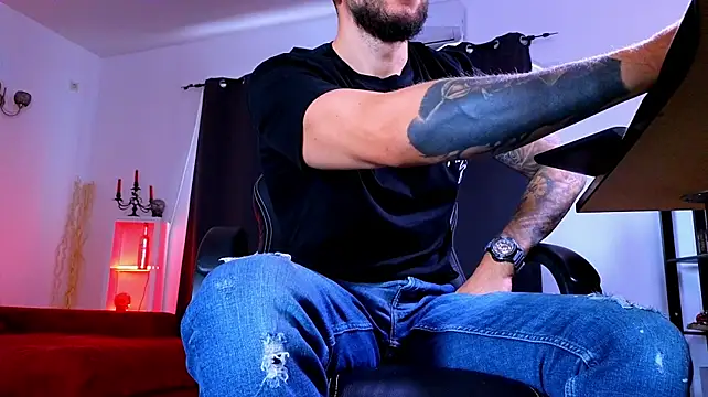 MightyAaron66 Live XXX-chat