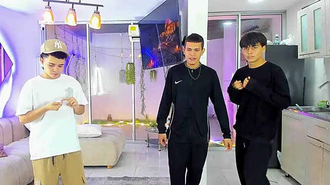 แชท XXX สดของ Houseofwarrios