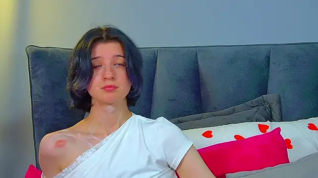 AnneAvelin Chat XXX in diretta
