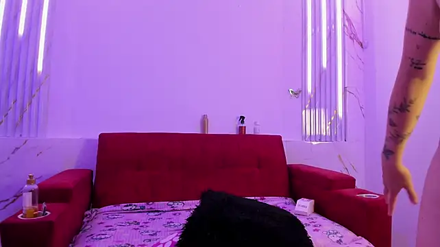 Melody_Foxx18: он лайн-секс-чат