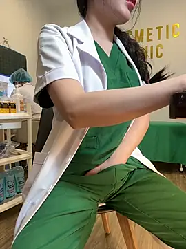 secretly_masturbating Adlı Modelin Canlı XXX Sohbeti