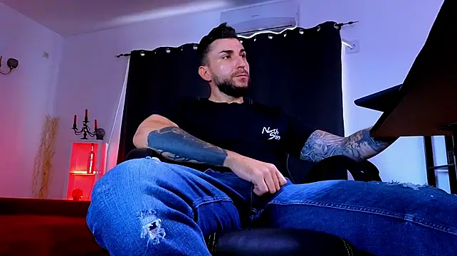 MightyAaron66 – Naživo XXX chat
