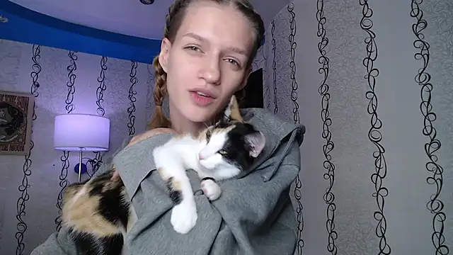 Chrissy_Joyful: онлайн-секс-чат