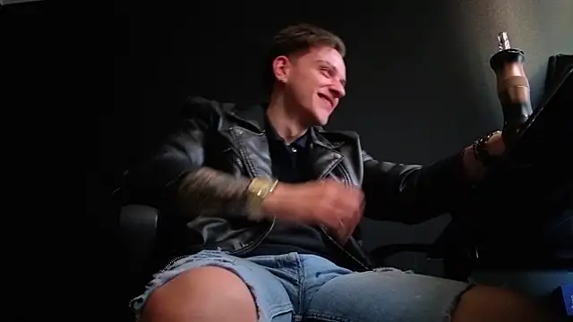 FelixStarkk's Live XXX Chat
