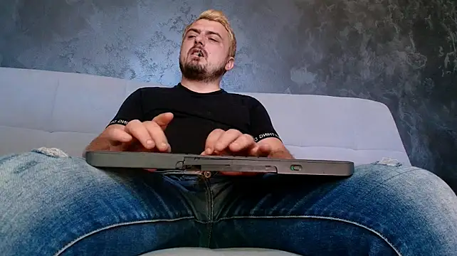 Chat +18 de CLOUDYMarkWayne ao vivo