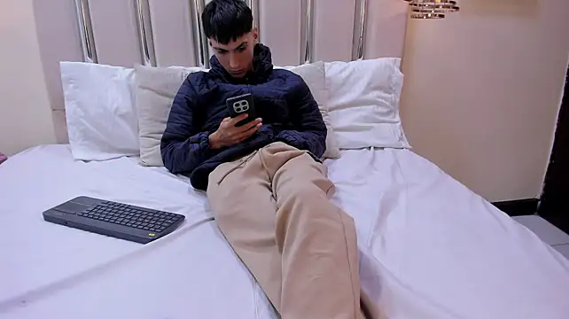 LeoDrake_ live XXX chat