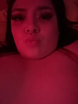 دردشة CherryYuki الجنسية المباشرة