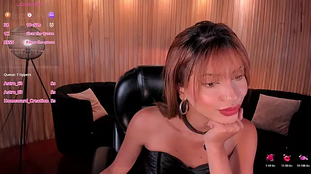 XXX chat uživo modela KayraLanne