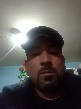 Ernesthot82's Live XXX Chat