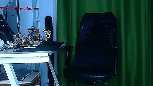 AndrewBanner Adlı Modelin Canlı XXX Sohbeti
