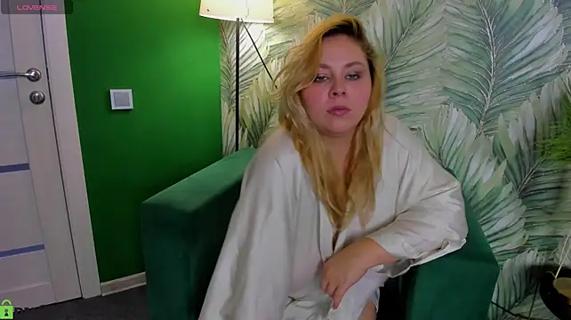 WetLuna1 Live XXX-Chat