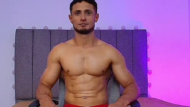 XXX chat uživo modela Adonys_Lewis_