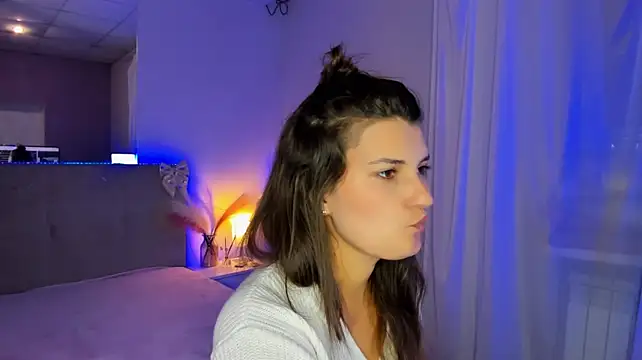 Laura_Leee XXX чат на живо