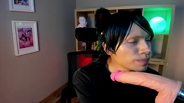 צ'אט XXX בשידור חי של NekoboiPetiole