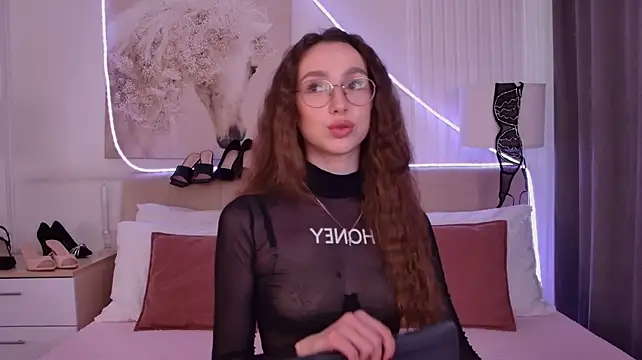 XXX chat uživo modela Emily_Simon