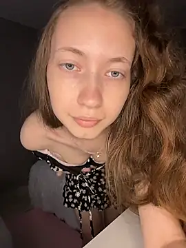 צ'אט XXX בשידור חי של Emily_Mur_