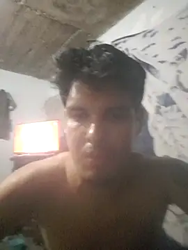 Aguilarcruzkevin31's Live XXX Chat