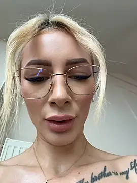 Chat XXX en directo de AngieShae