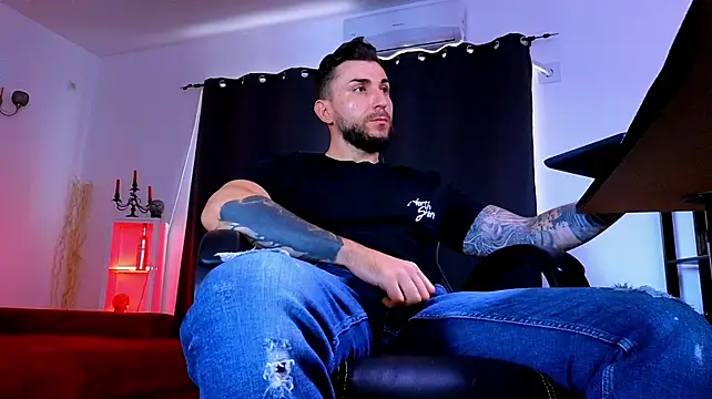 MightyAaron66 – Naživo XXX chat