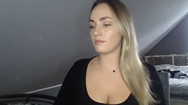 Chat XXX ao vivo de ScarlettSensitive