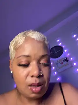 Chat XXX en directo de BIGCUMSHOW35