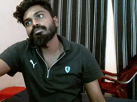 צ'אט XXX בשידור חי של indianbighard21