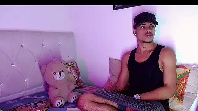 Chat +18 de Angel_foxc13 ao vivo