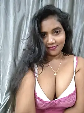 hornykhushi321 élő XXX-chatje