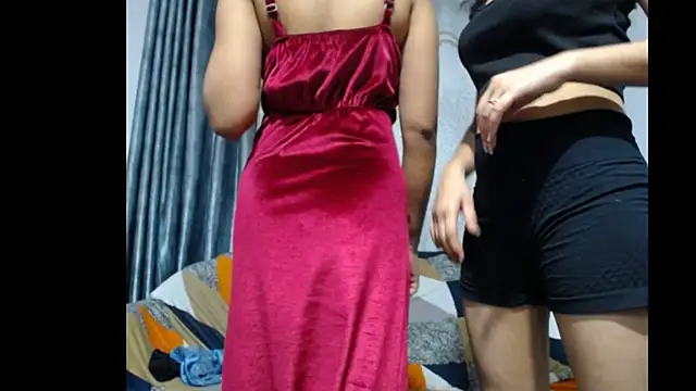 MoonBabesのライブXXXチャット