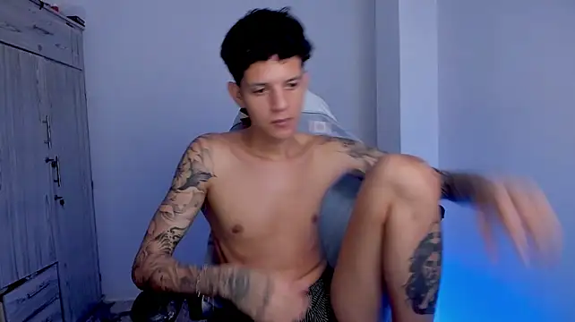 tylerrnova live XXX chat