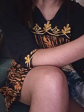 KHWAHIS- Adlı Modelin Canlı XXX Sohbeti