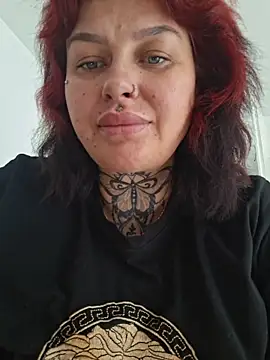 CandyCurvess' Live XXX Chat