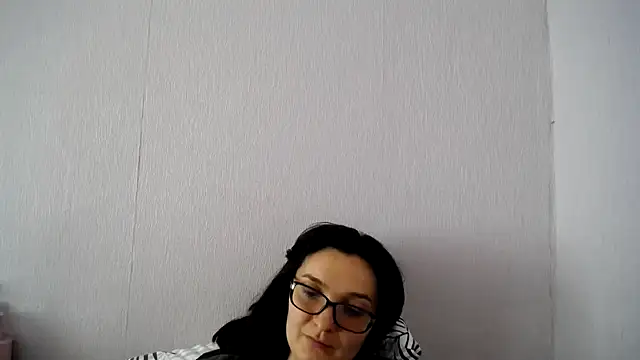 Shiny_gine's Live XXX Chat