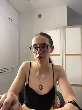 צ'אט XXX בשידור חי של MartiniiSelenna