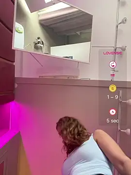צ'אט XXX בשידור חי של SophieeCharm
