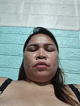 Chatroom XXX en direct de Sweetlorie_83