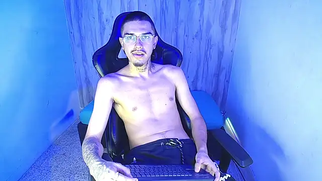 XXX chat uživo modela Tayson_Hot