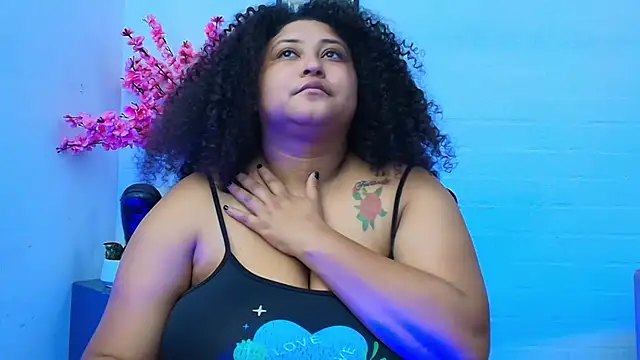 צ'אט XXX בשידור חי של Ayliinn_