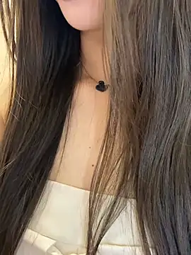 Yiyina_17 Live XXX-Chat