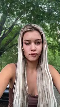 KikiWatson XXX чат на живо
